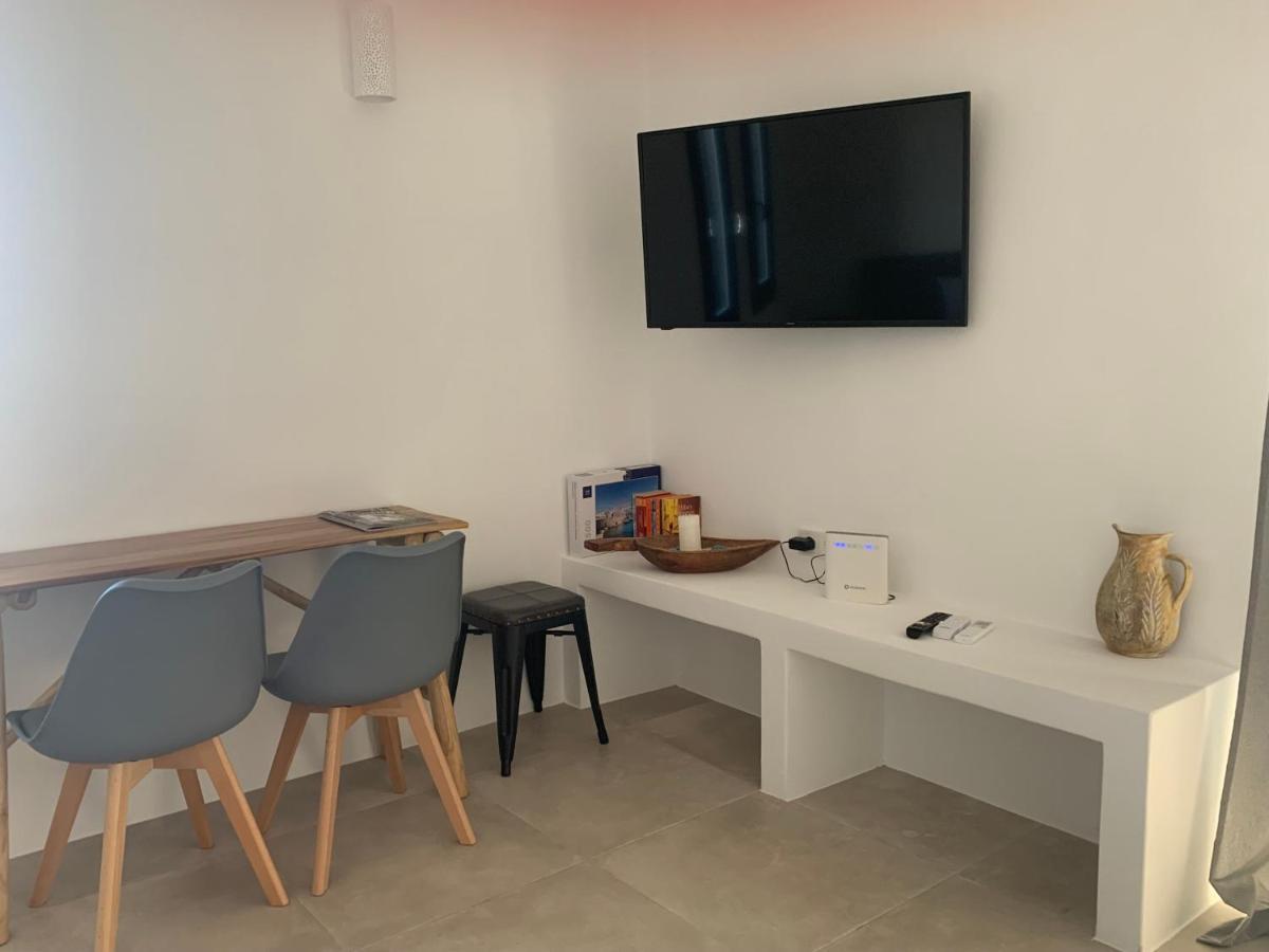 Paros-Memories-Neubau-Villen, Sportpool Aspro Chorio Exteriör bild
